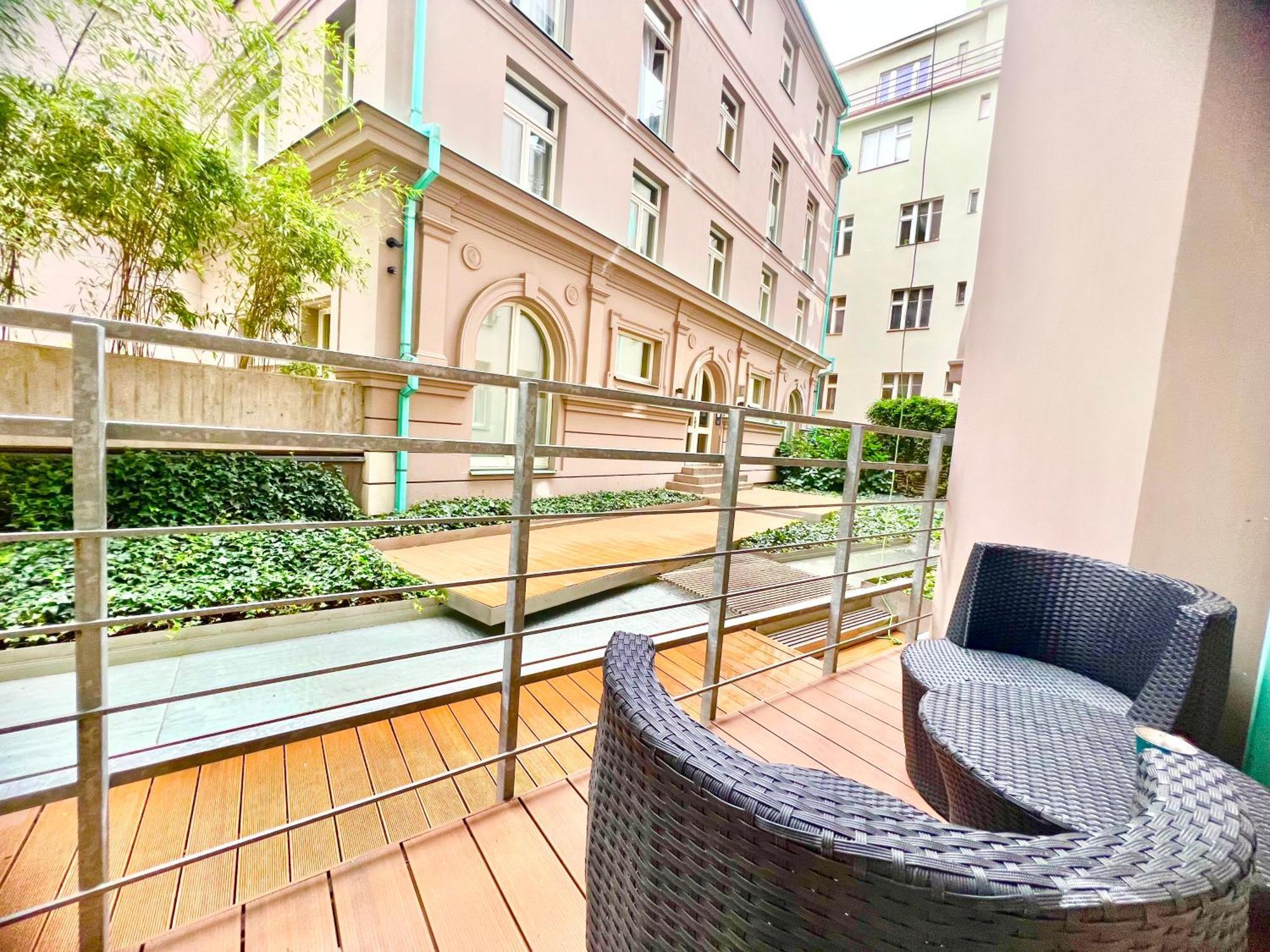 Exclusive Apartment Centrum Prag Exteriör bild